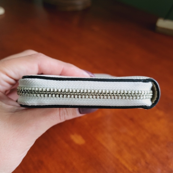 Coach F57590 White Pebbled & Snakeskin Embossed Leather Accordion Zip Wallet - Picture 7 of 13